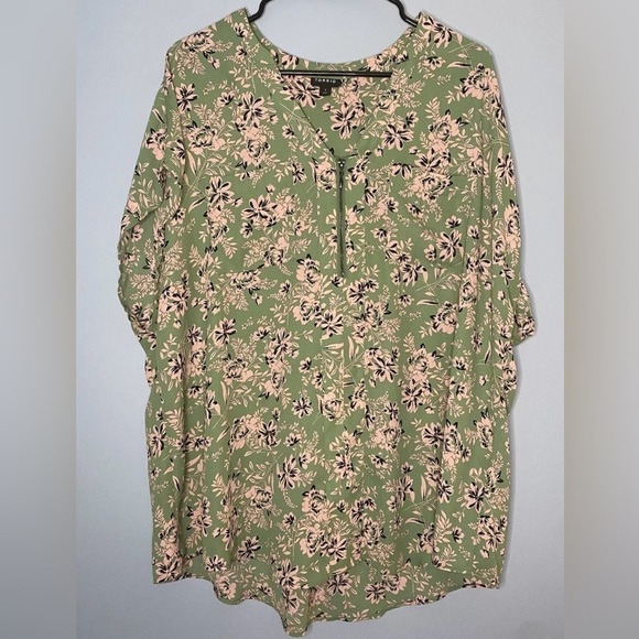 Torrid Green Pink Floral Blouse Short Sleeves Size 2 Equivalent To A 2X - Picture 1 of 6